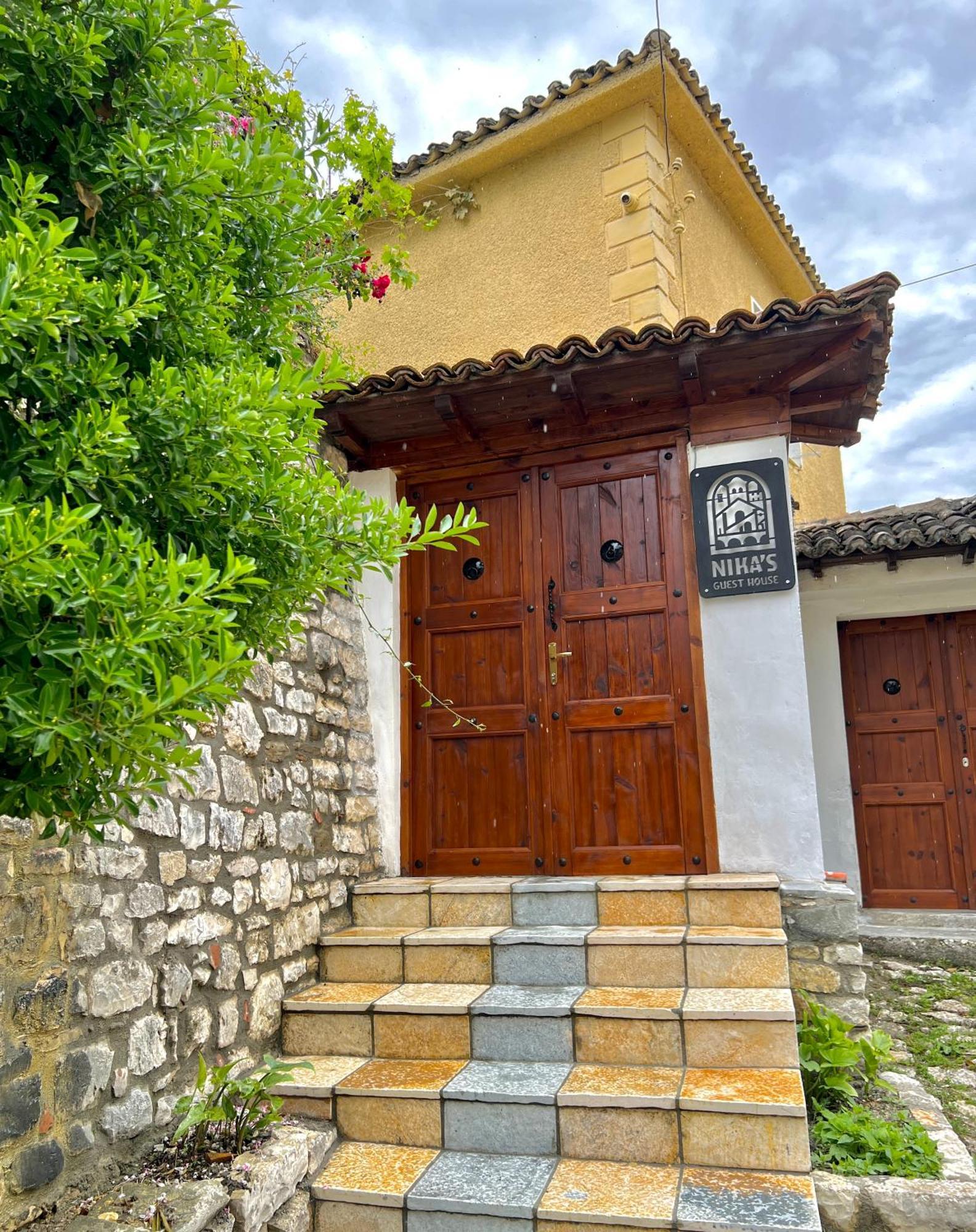 Nika'S Guest House Berat Exterior photo
