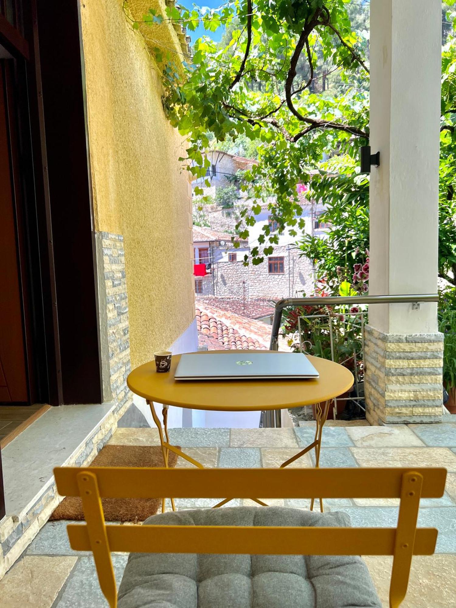Nika'S Guest House Berat Exterior photo