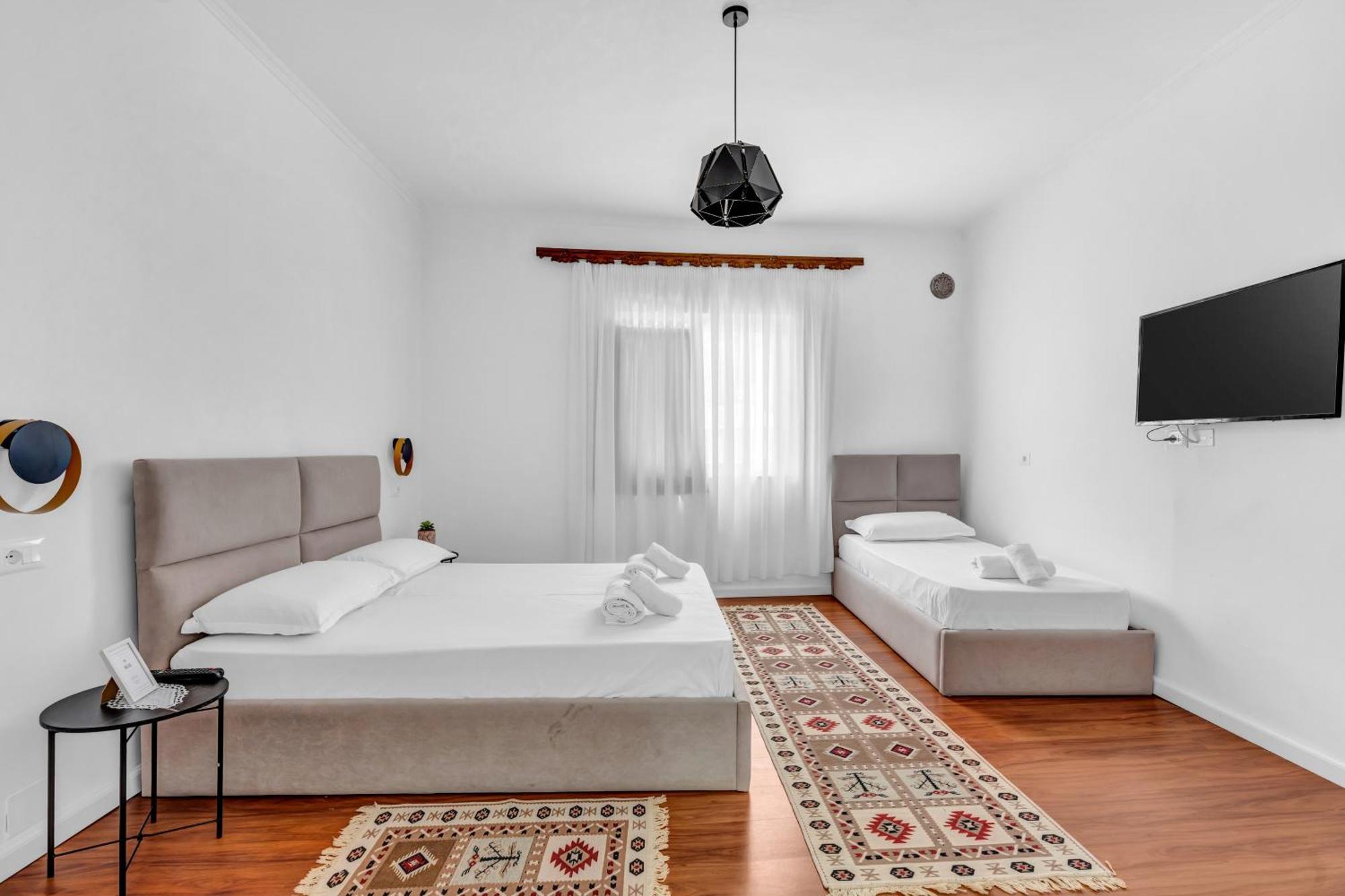 Nika'S Guest House Berat Exterior photo