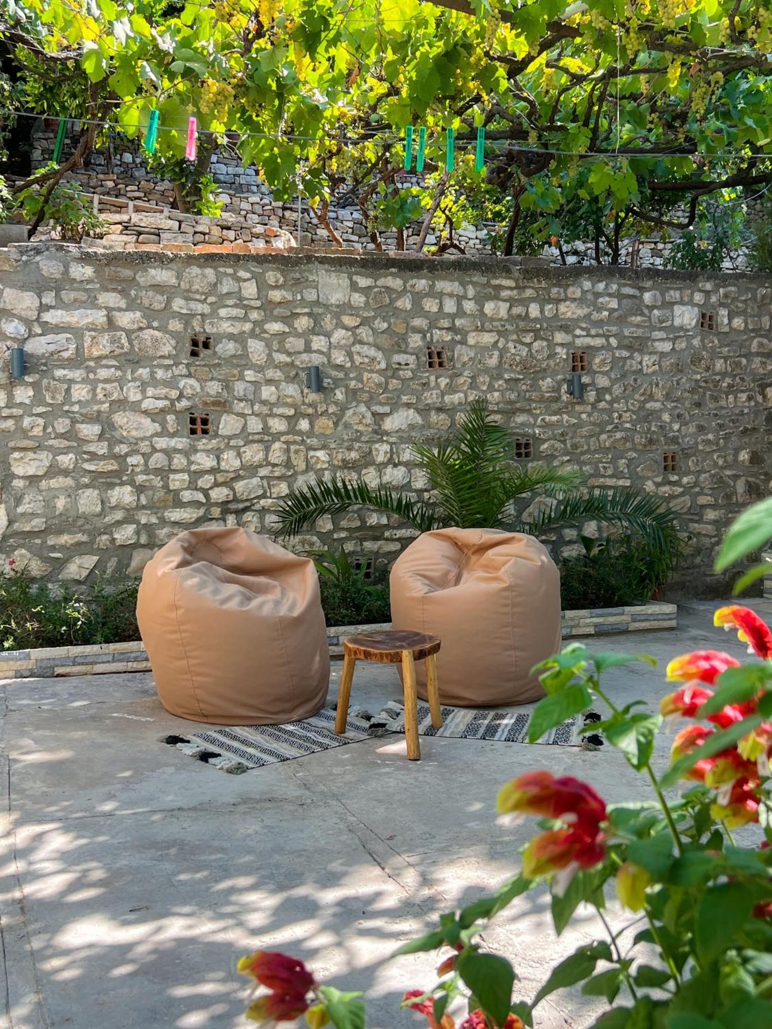Nika'S Guest House Berat Exterior photo