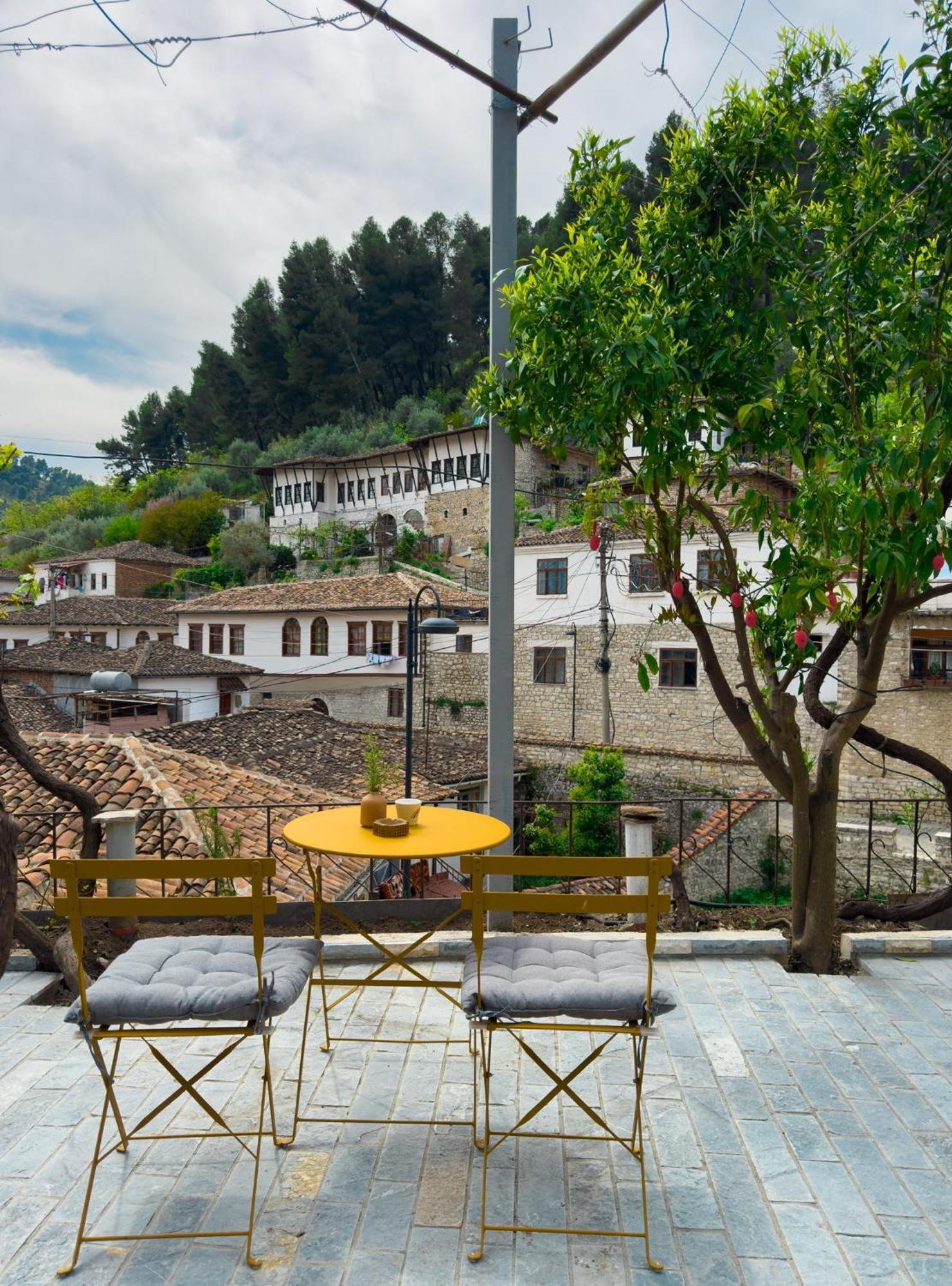 Nika'S Guest House Berat Exterior photo