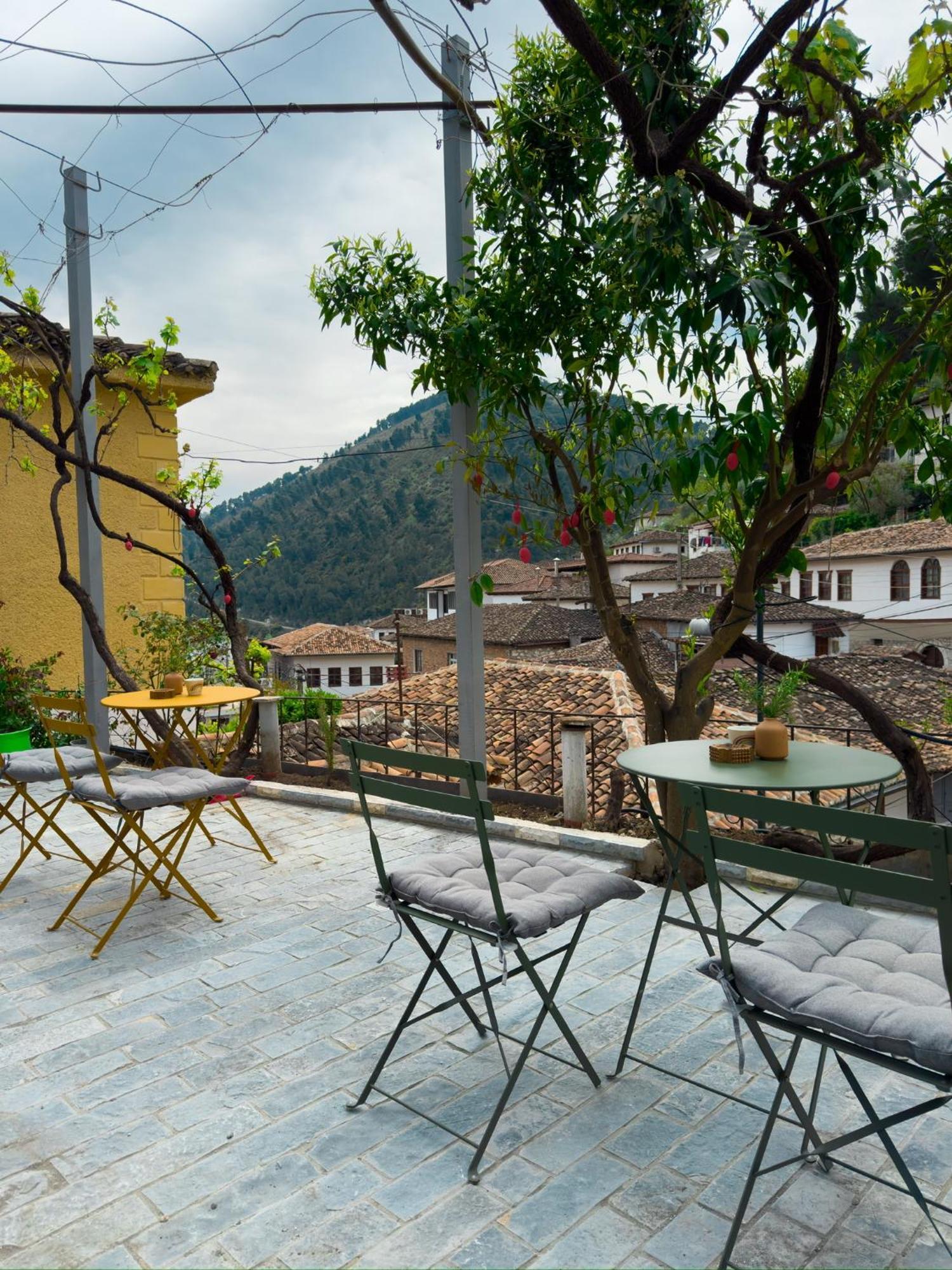 Nika'S Guest House Berat Exterior photo